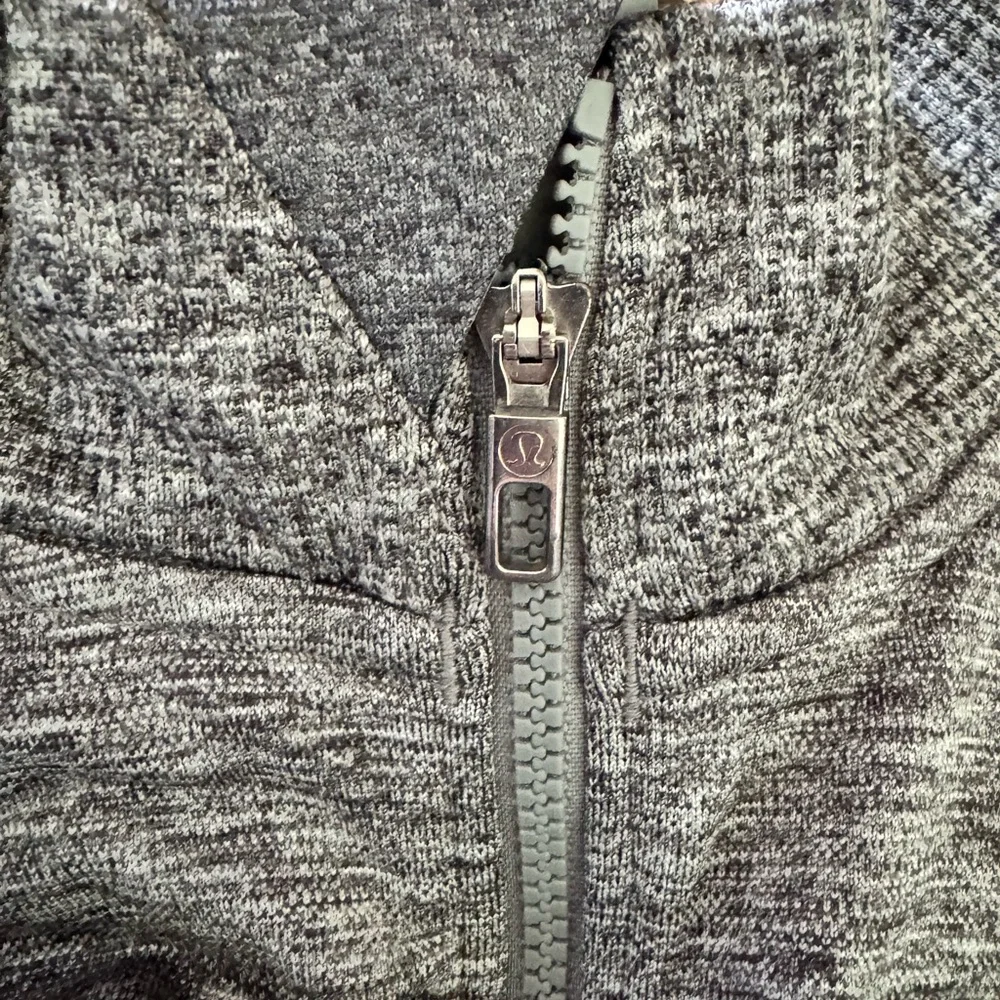 Lululemon Pulse Jacket - Picture 5 of 6